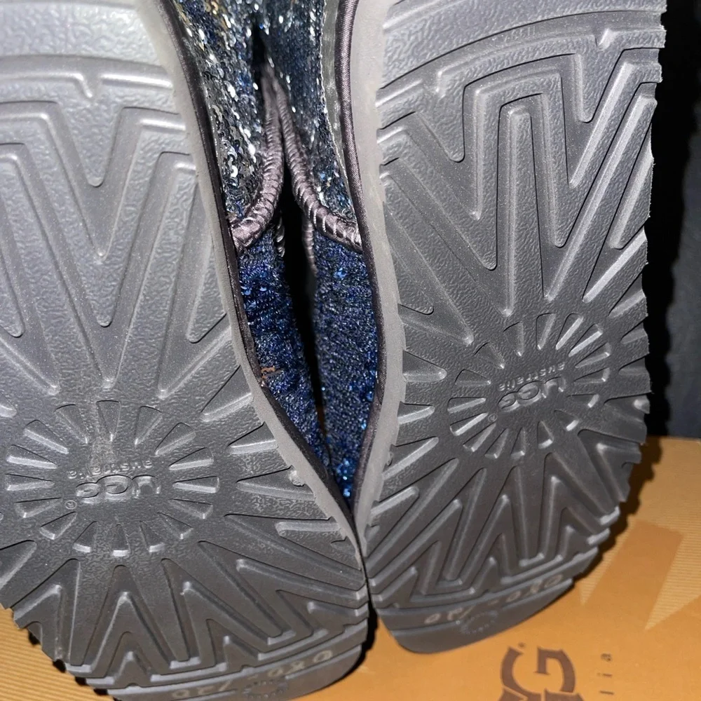 Women Classic Short Sparkles Sequin Ugg Boots Silver and Blue Size 8 NEW